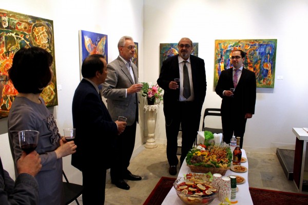 Ambassador of the Republic of Armenia to Japan visiting our exhibition, Exhibition of Alvic Mukurujan　2016/12.6